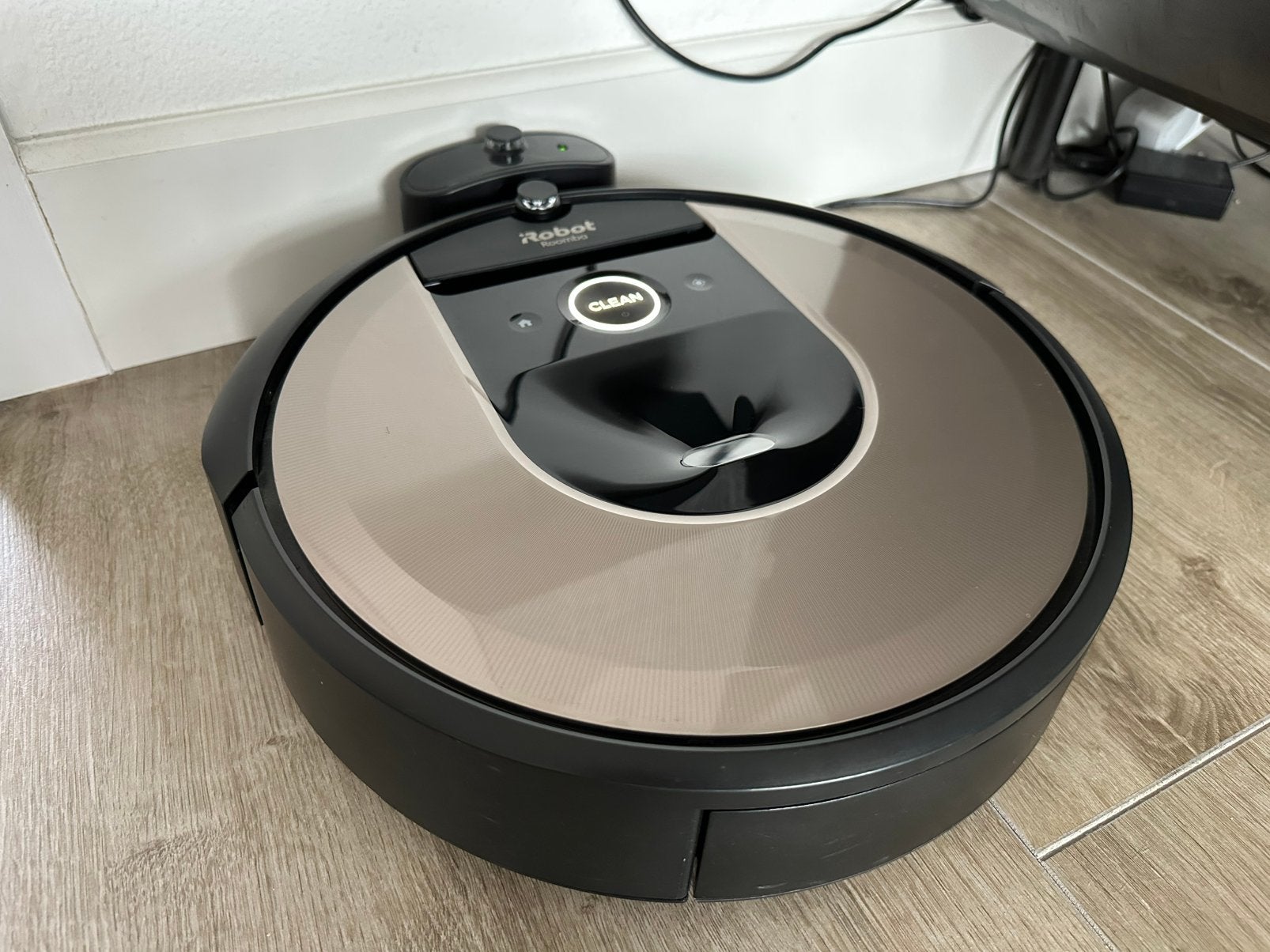 iRobot Roomba i6 + extra onderdelen - Zeer nette conditie!, Witgoed en Apparatuur, Stofzuigers, Ophalen, Zo goed als nieuw, Robotstofzuiger