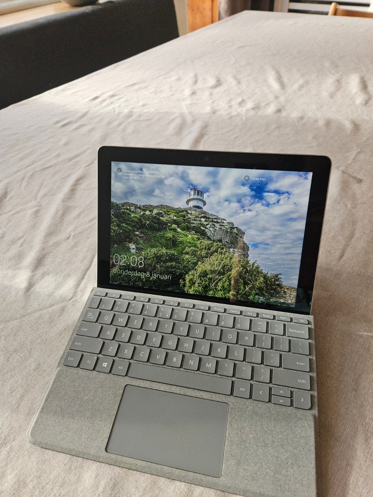 Microsoft Surface Go 128GB 8GB - Klein hoekje beschadigd, Computers en Software, Windows Tablets, Ophalen