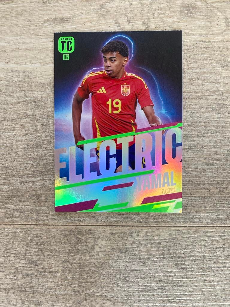 Panini Top Class Lamine Yamal Electric kaart, Ophalen of Verzenden, Zo goed als nieuw, Buitenlandse clubs, Spelerskaart