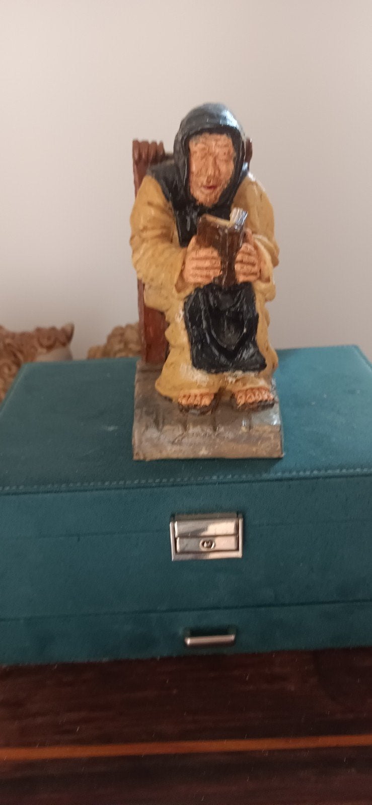 oudere vrouw, Ophalen of Verzenden, Zo goed als nieuw, Mens