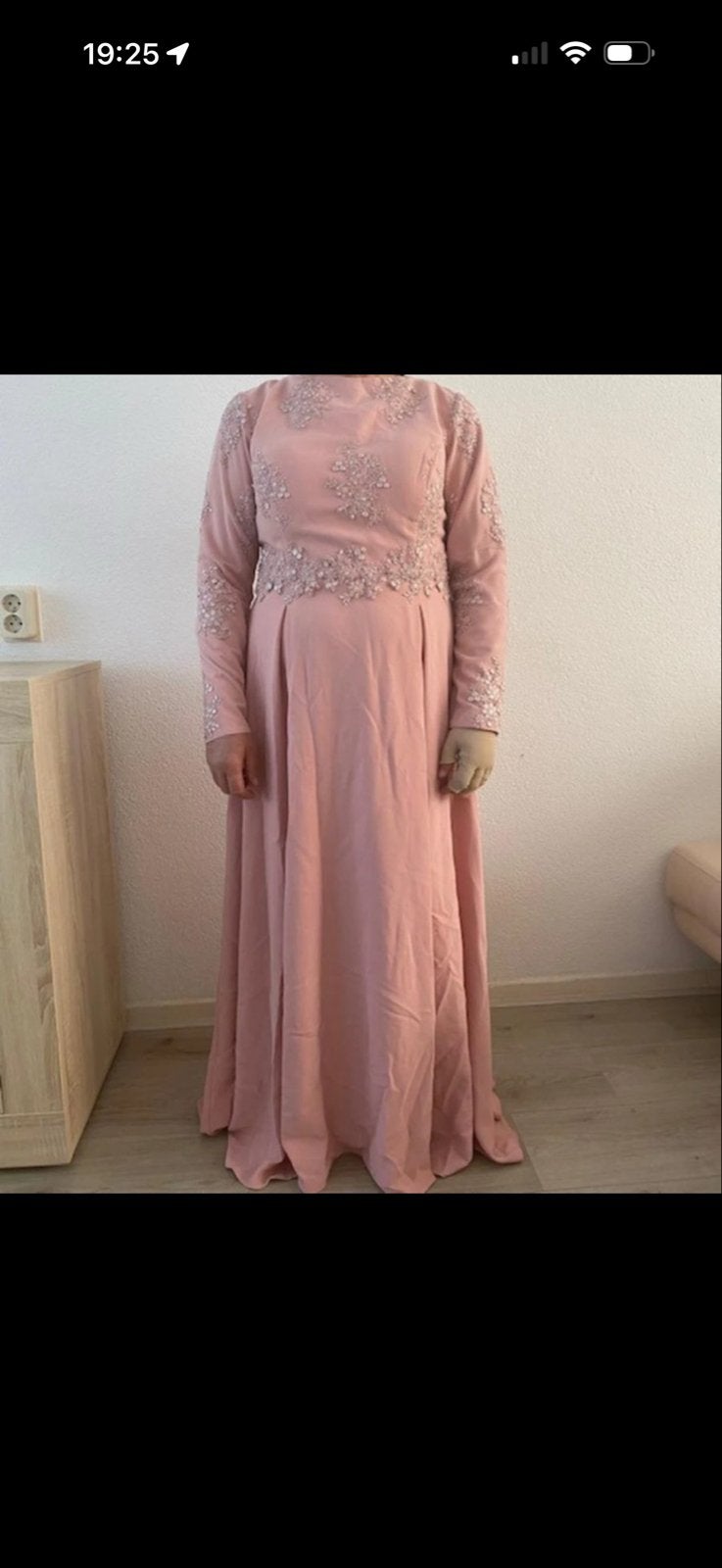 Roze galajurk met borduursels, Kleding | Dames, Jurken, Zo goed als nieuw, Roze, Onder de knie, Ophalen