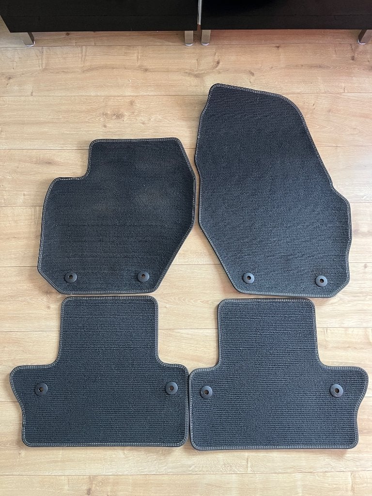 Matten set origineel Volvo V60 S60 (10-18) R-disign netjes, Auto-onderdelen, Interieur en Bekleding, Ophalen of Verzenden, Gebruikt