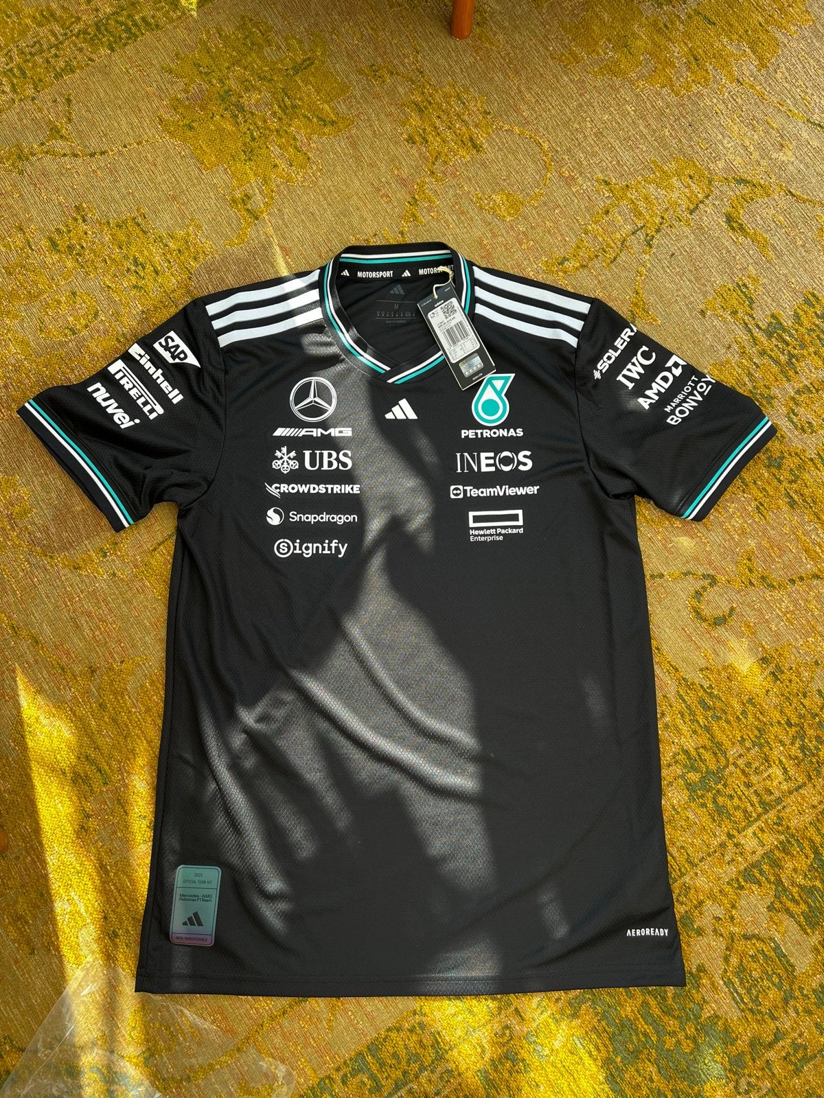 AMG Petronas Mercedes F1 Team Shirt 2025 Maat M, Ophalen, Nieuw