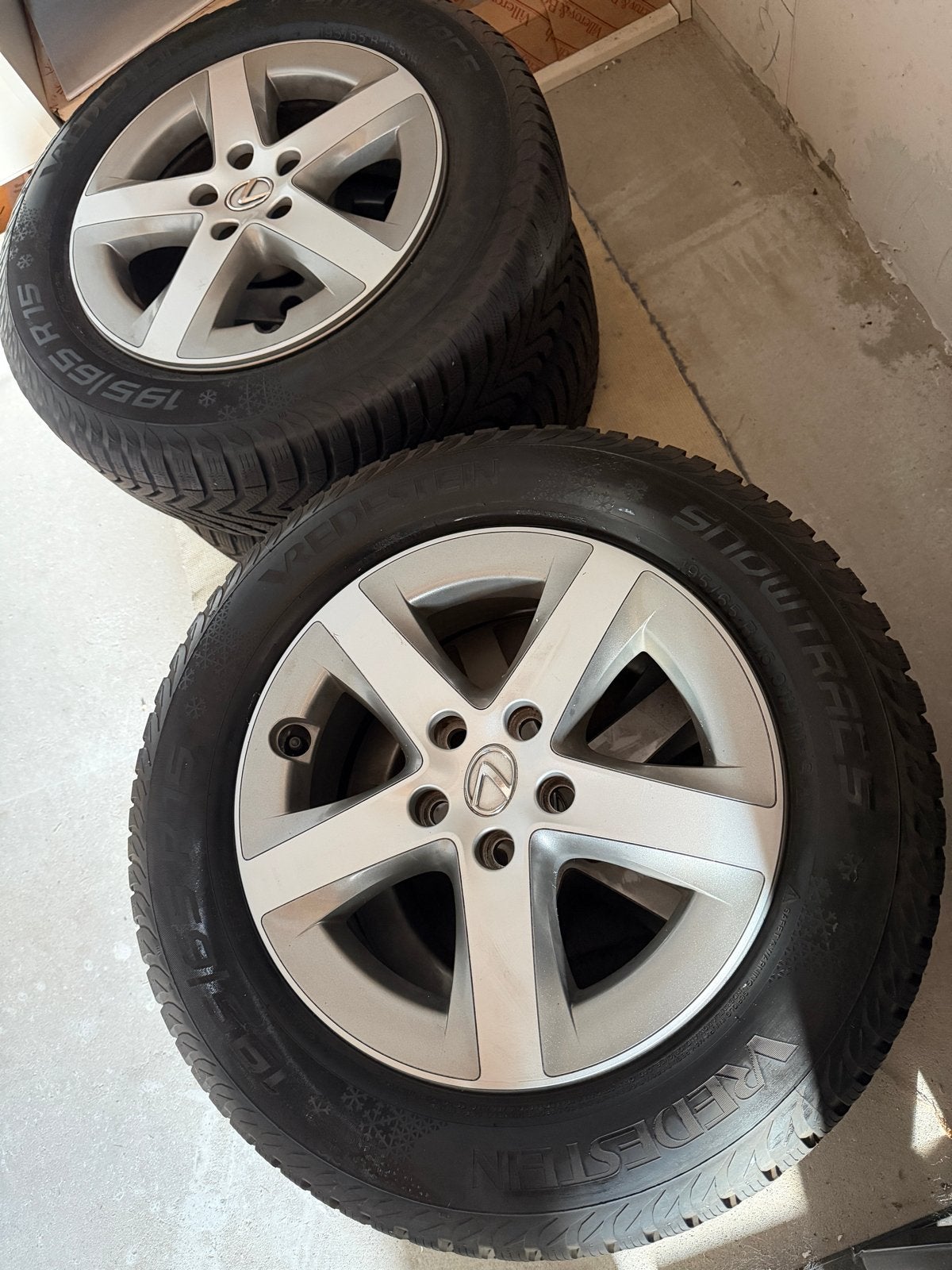 Lexus velgen met Vredestein winterbanden 195/65 R15, Ophalen