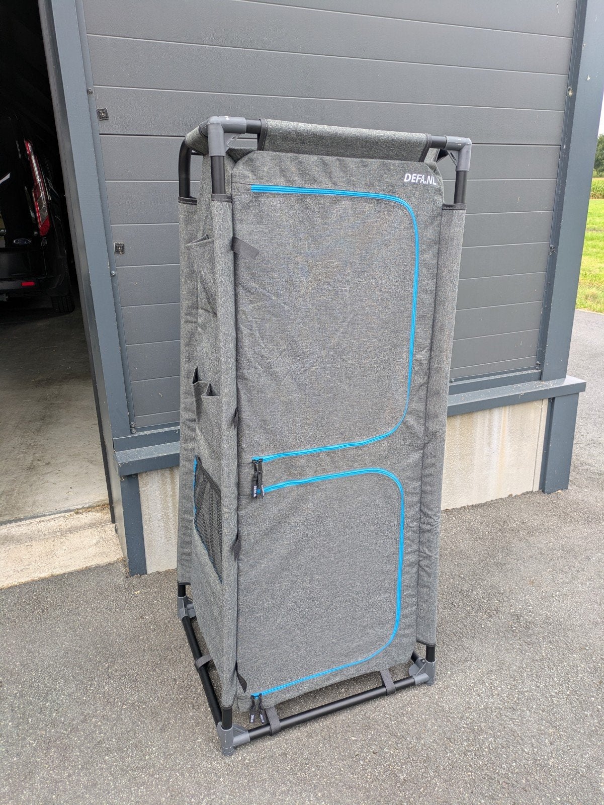 Defa kast met schuine kant, 140 hoog, zo goed als nieuw, Caravans en Kamperen, Ophalen, Nieuw