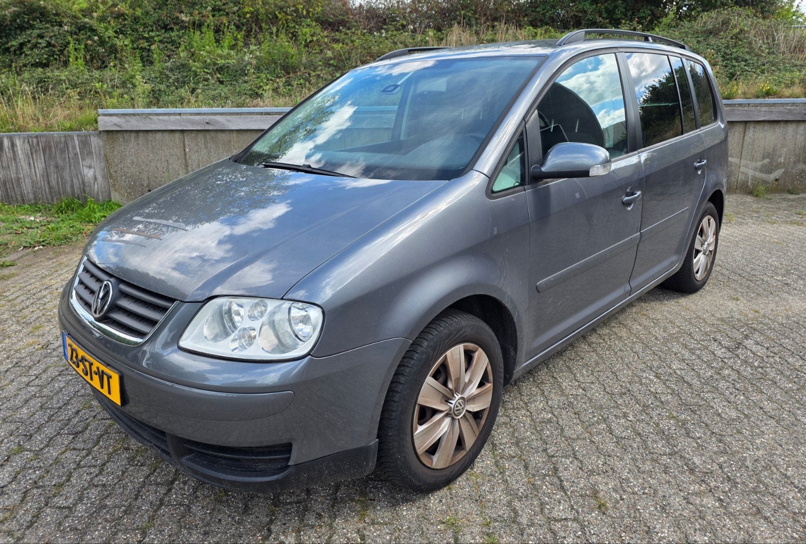 Volkswagen Touran 2.0 110KW AUT. *LEES TEKST*, Auto's, 1984 cc, 149 pk, Zilver of Grijs, 84 €/maand