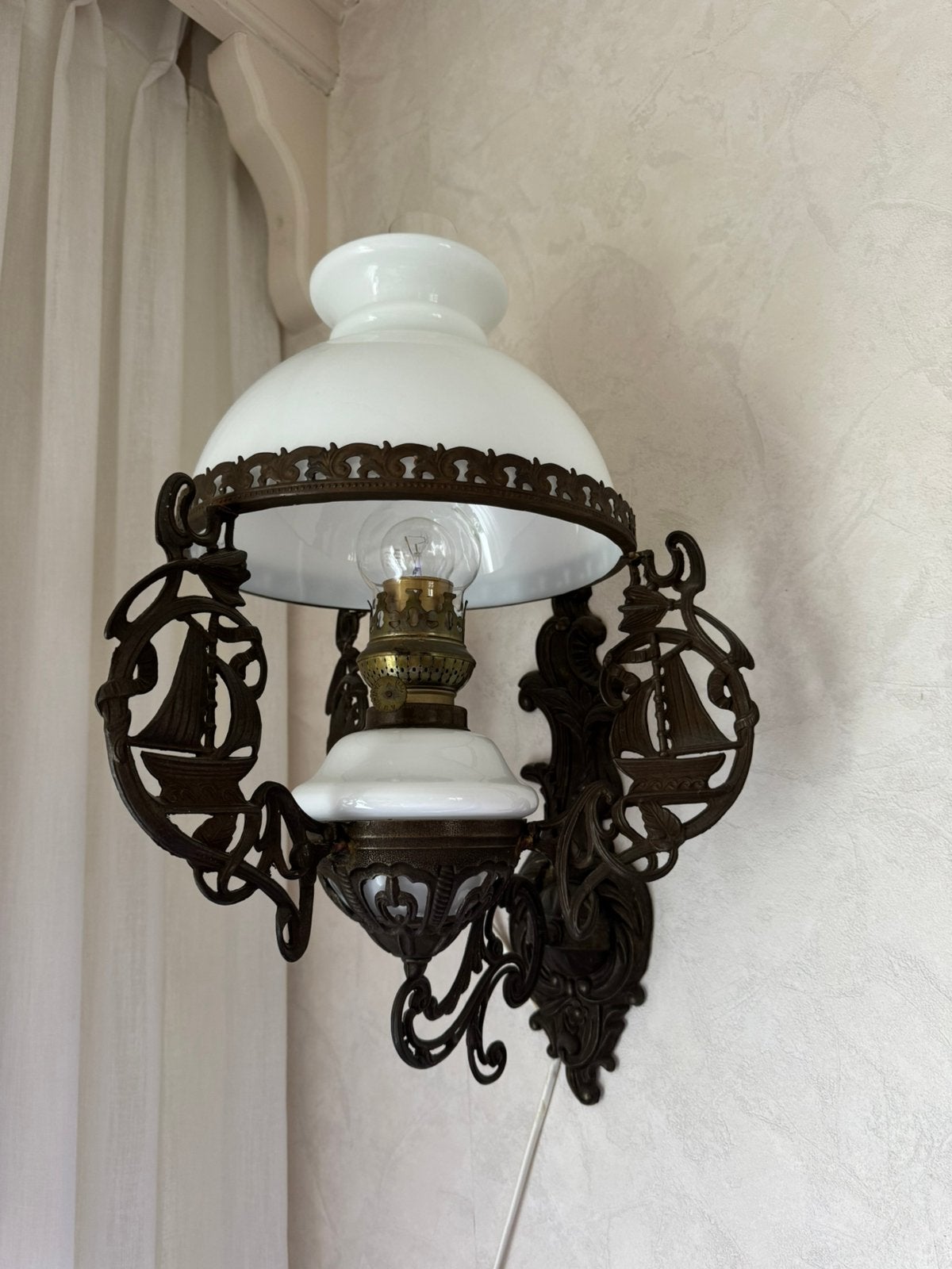 Antieke Jugendstil wandlamp - elektrisch - opaalglas, Ophalen, Zo goed als nieuw, Metaal, Wandlamp