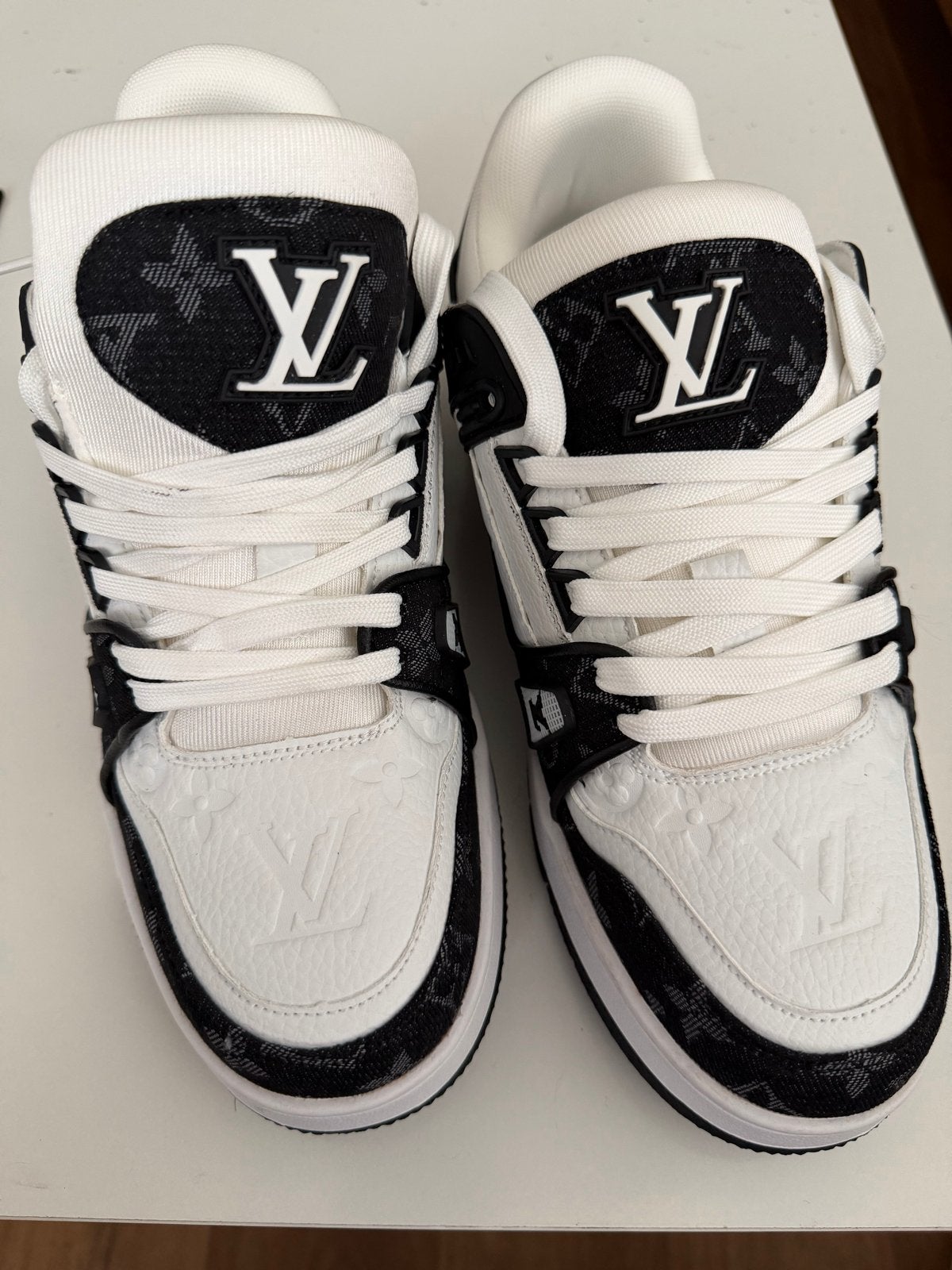 Louis Vuitton Sneakers Maat 42,5-43 Nieuw Origineel, Ophalen of Verzenden, Nieuw, Sneakers of Gympen