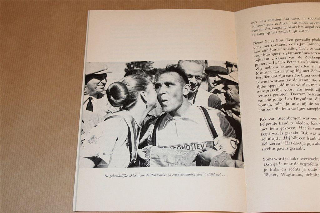 Wim van Est [1971] — Slaaf van de Weg — Wielerheld, Boeken, Sportboeken, Ophalen of Verzenden, Gelezen, Watersport en Hengelsport