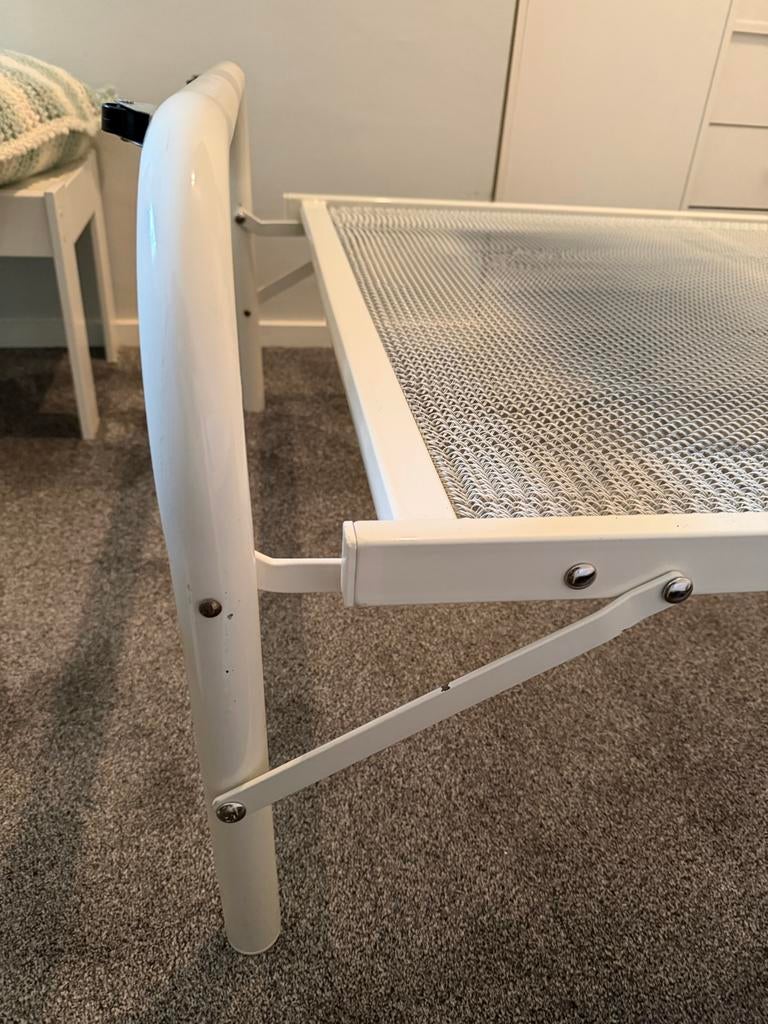 Wit eenpersoonsbed met uitschuifbaar logeerbed, Ophalen, Gebruikt, 90 cm, Eenpersoons