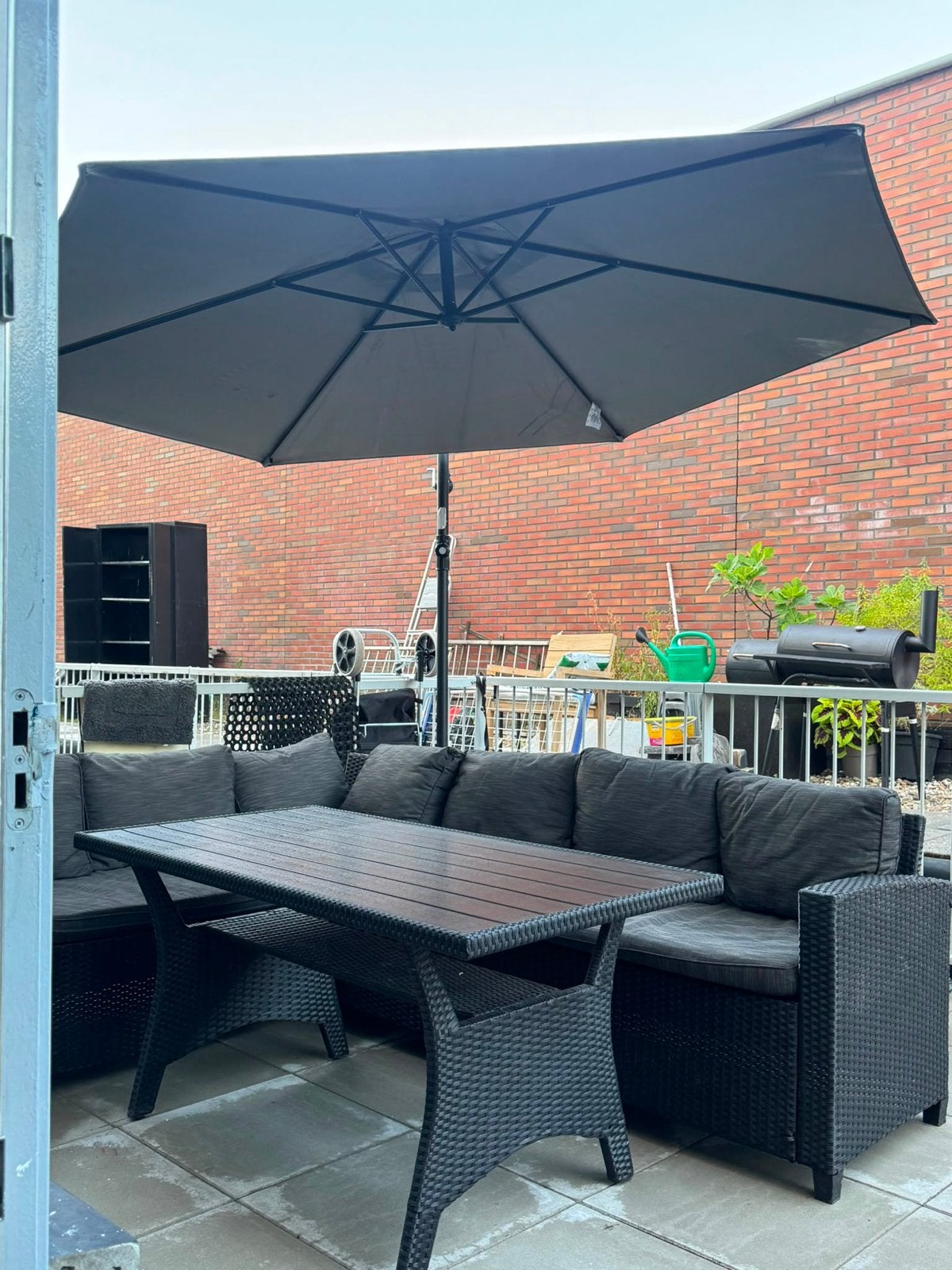 Complete loungeset met tafel, parasol en opbergbox, Ophalen, 5 zitplaatsen, Gebruikt, Loungeset