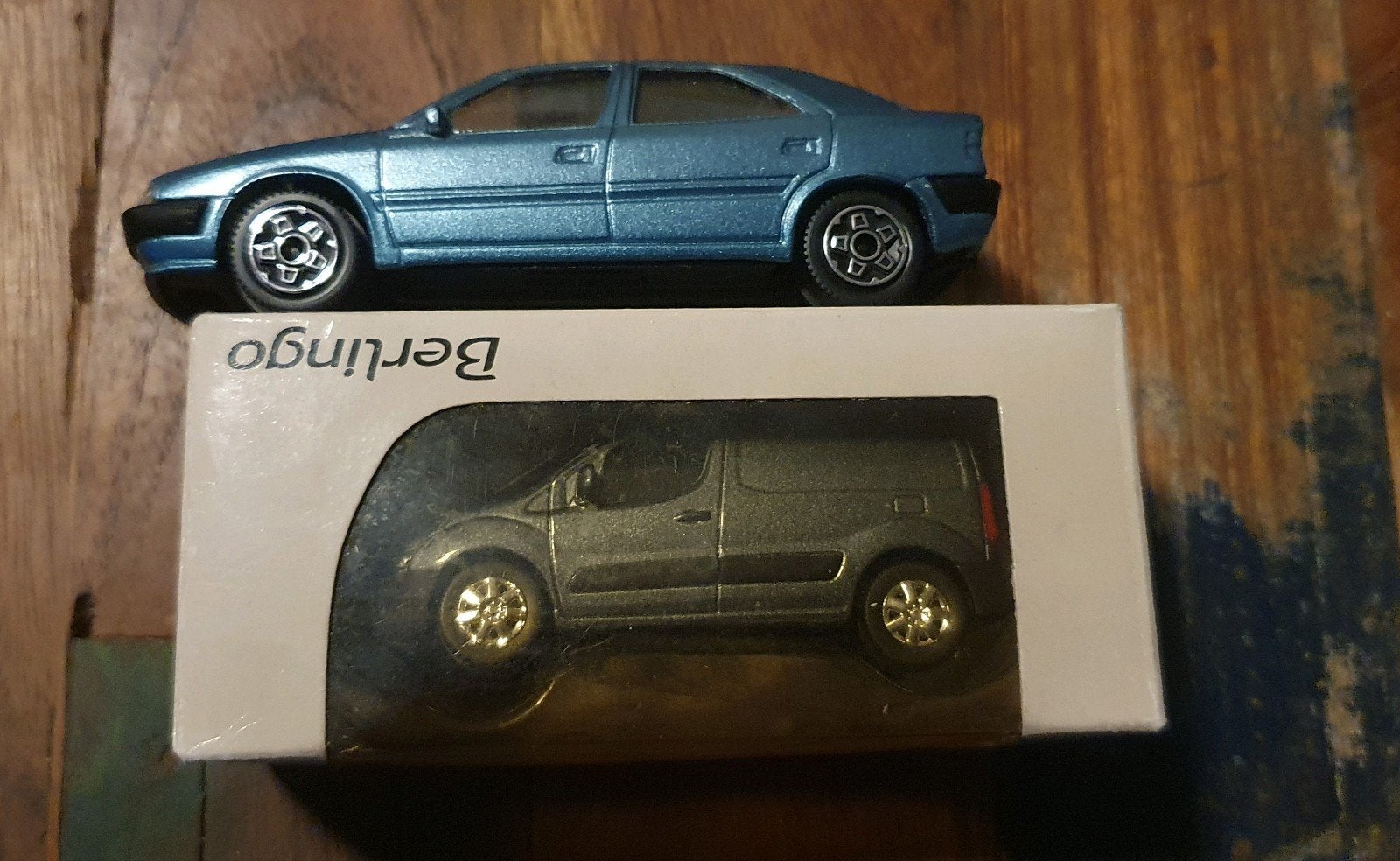 modelautootjes citroen berlingo & xantia, Hobby en Vrije tijd, Ophalen of Verzenden, Nieuw, Bus of Vrachtwagen, Overige merken