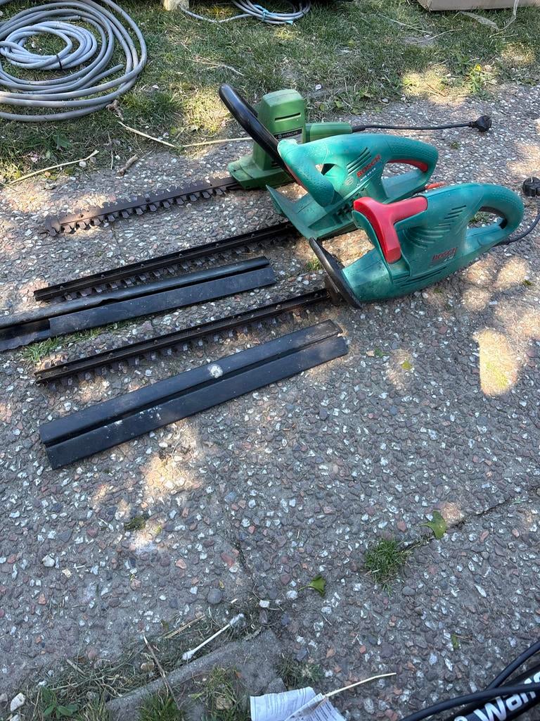 Heggenschaar Bosch en Hitachi (elektrisch), Tuin en Terras, Heggenscharen, Ophalen, Gebruikt, Elektrisch
