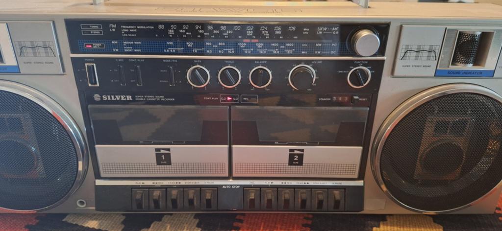 Silver Radio Dubbel Cassette Speler uit 1986 - Werkt Prima!, Audio, Tv en Foto, Radio's, Ophalen of Verzenden, Gebruikt, Radio
