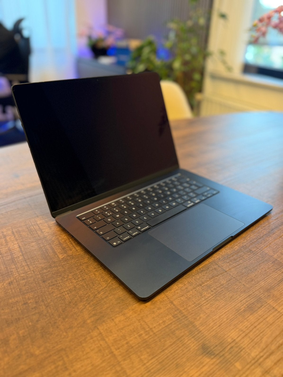 Apple Macbook Air 2025 | M4 | 16GB RAM