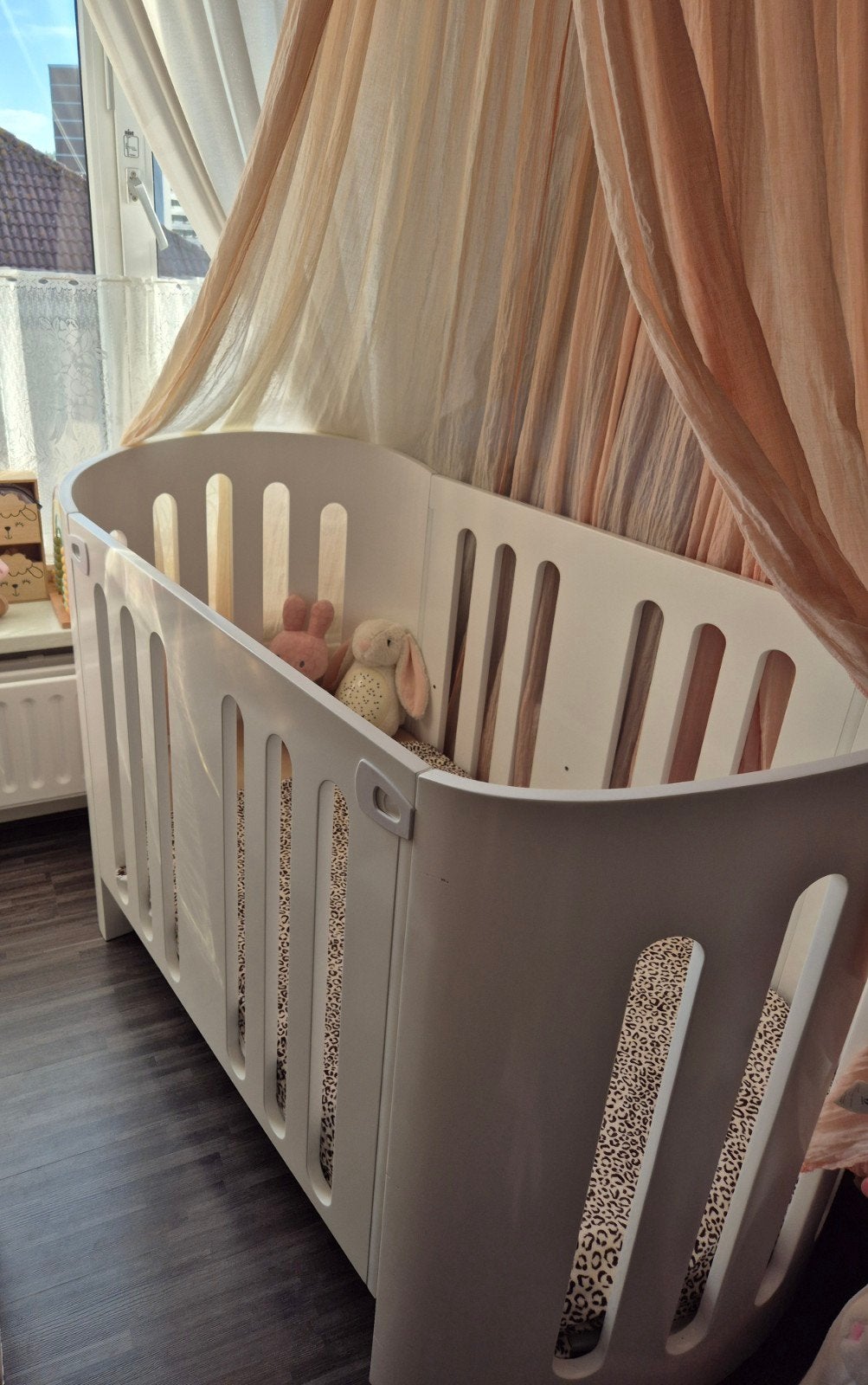 Bloom Luxe ledikant / meegroeibed , matras en commode, Kinderen en Baby's, Kinderkamer | Complete kinderkamers, Ophalen, Gebruikt