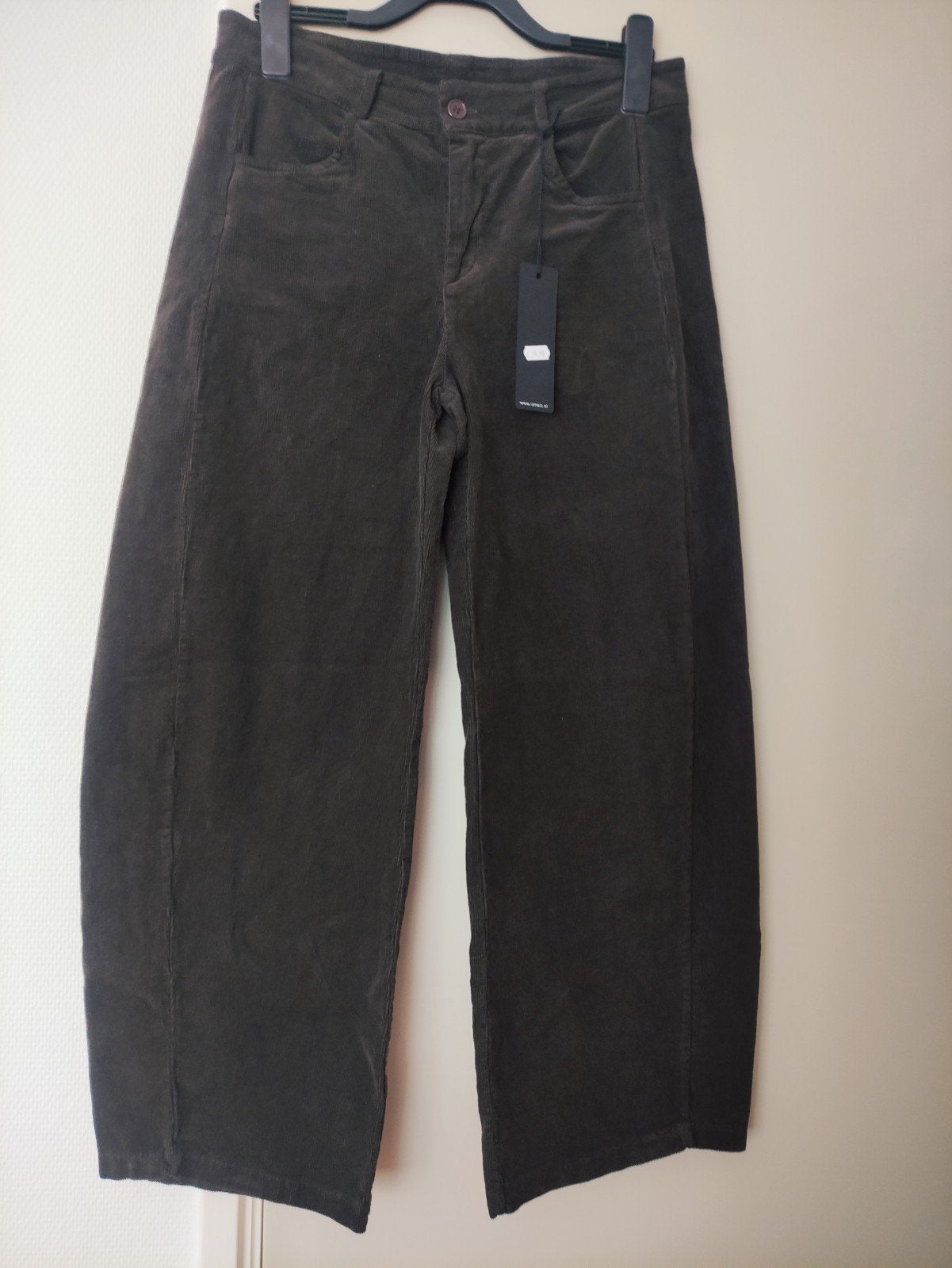 IZ NAIZ collecion barrel corduroy broek maat XL, Maat 42/44 (L), Nieuw, Lang, Groen