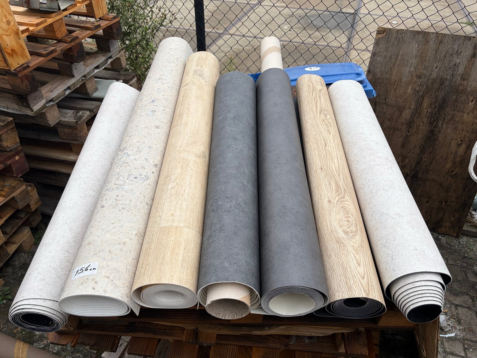 Korte stukken vinyl vloerbedekking, 400 cm breed, Huis en Inrichting, Gebruikt, Katoenstr 18/5, Beige, Vinyl