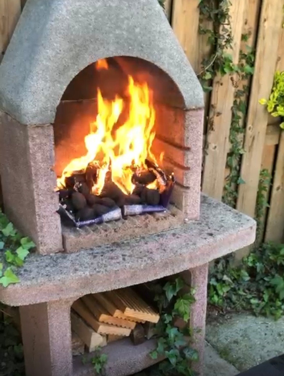 Stenen BBQ - Hoogte ca. 1.90m, Ophalen, Gebruikt