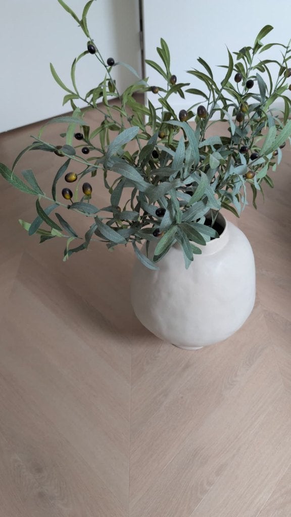 Prachtige organische vaas incl. kunst olijftakken, Huis en Inrichting, Ophalen, Zo goed als nieuw, Beige