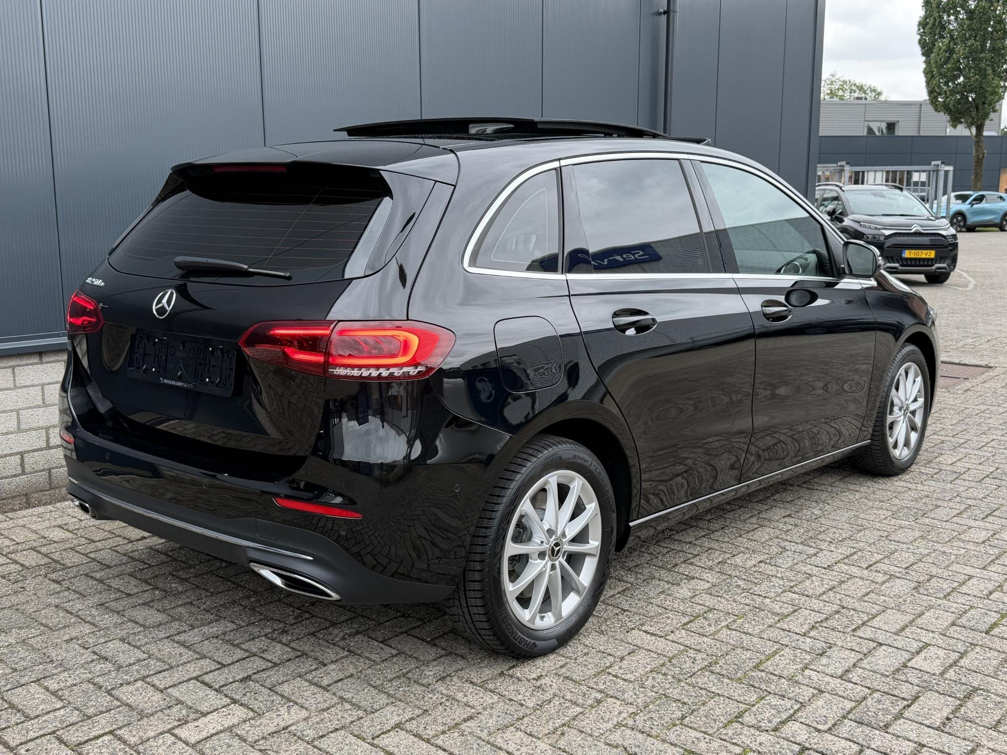 Mercedes-Benz B-klasse 250 e 17"/Leder/Panoramadak/Stoel + s, Dealer onderhouden, Gebruikt, 16 kWh, Leder en Stof