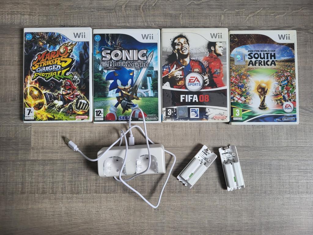 Wii Games Bundel: Mario, Sonic, FIFA + Oplader, Gebruikt, 2 spelers, Eén computer, Ophalen of Verzenden
