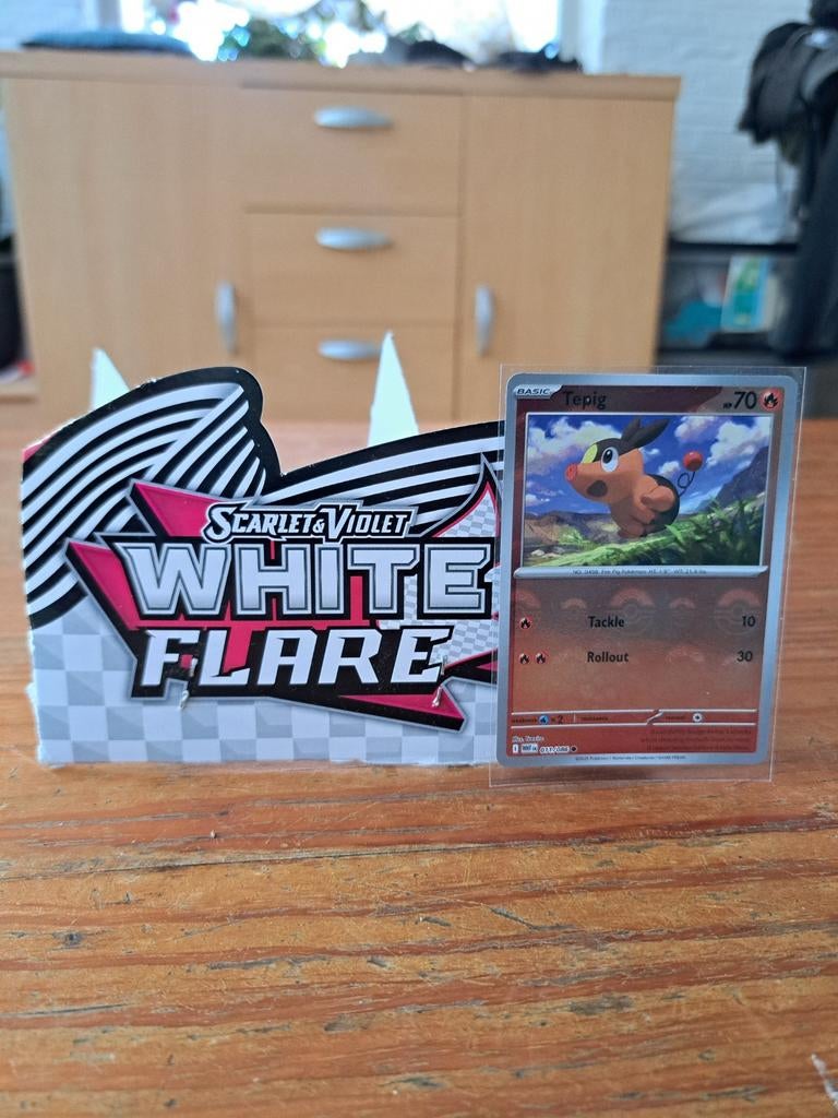 Tepig 011/086 - WHT - PB (poke ball), Ophalen of Verzenden, Zo goed als nieuw