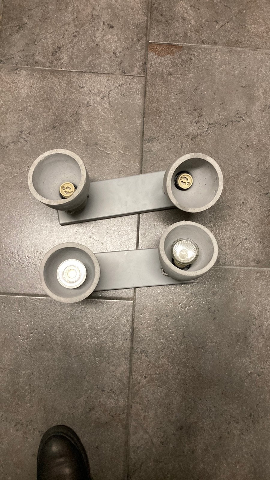 Grijze spots, Huis en Inrichting, Lampen | Spots, Ophalen, Zo goed als nieuw, Overige materialen