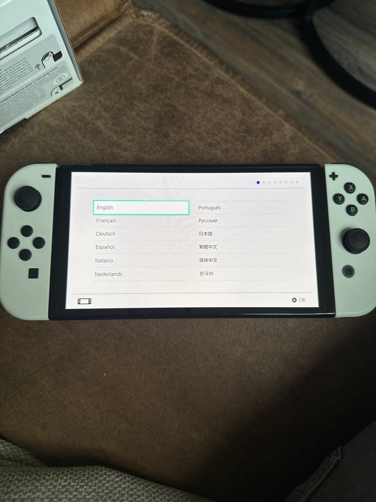 Nintendo Switch OLED WIT + STARTERKIT en 12M online, Spelcomputers en Games, Spelcomputers | Nintendo Switch, Zo goed als nieuw
