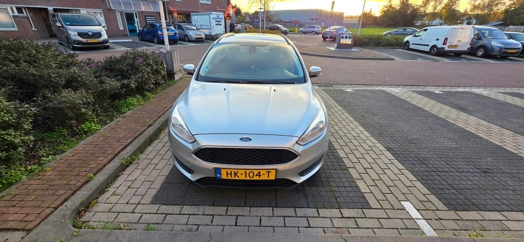 Ford Focus 1.5 Tdci 70KW Wagon 2015 Grijs, Stof, Bluetooth, Zwart, Origineel Nederlands