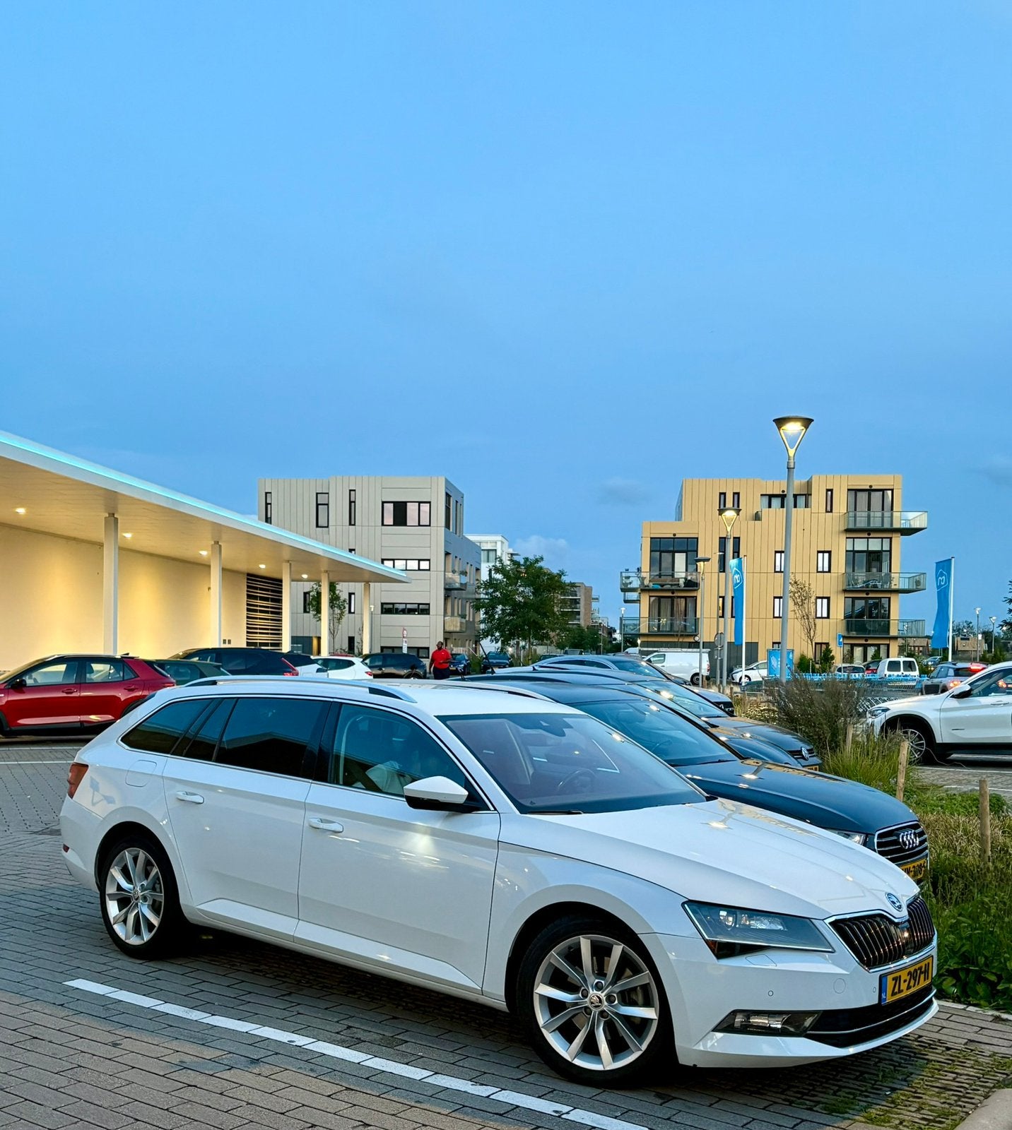 Complete en nette Superb 1.5TSI DSG, wit, 2019, rijklaar!, Auto's, Skoda, Particulier, Superb, ABS, Achteruitrijcamera, Adaptieve lichten