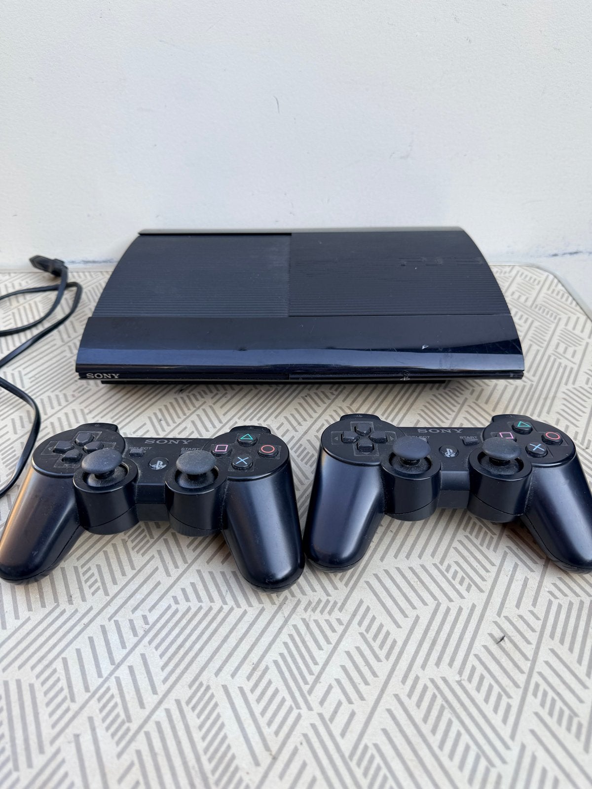 Sony PlayStation 3 Super Slim 500GB met 2 controllers, Gebruikt, Super Slim, Met 2 controllers, Ophalen of Verzenden