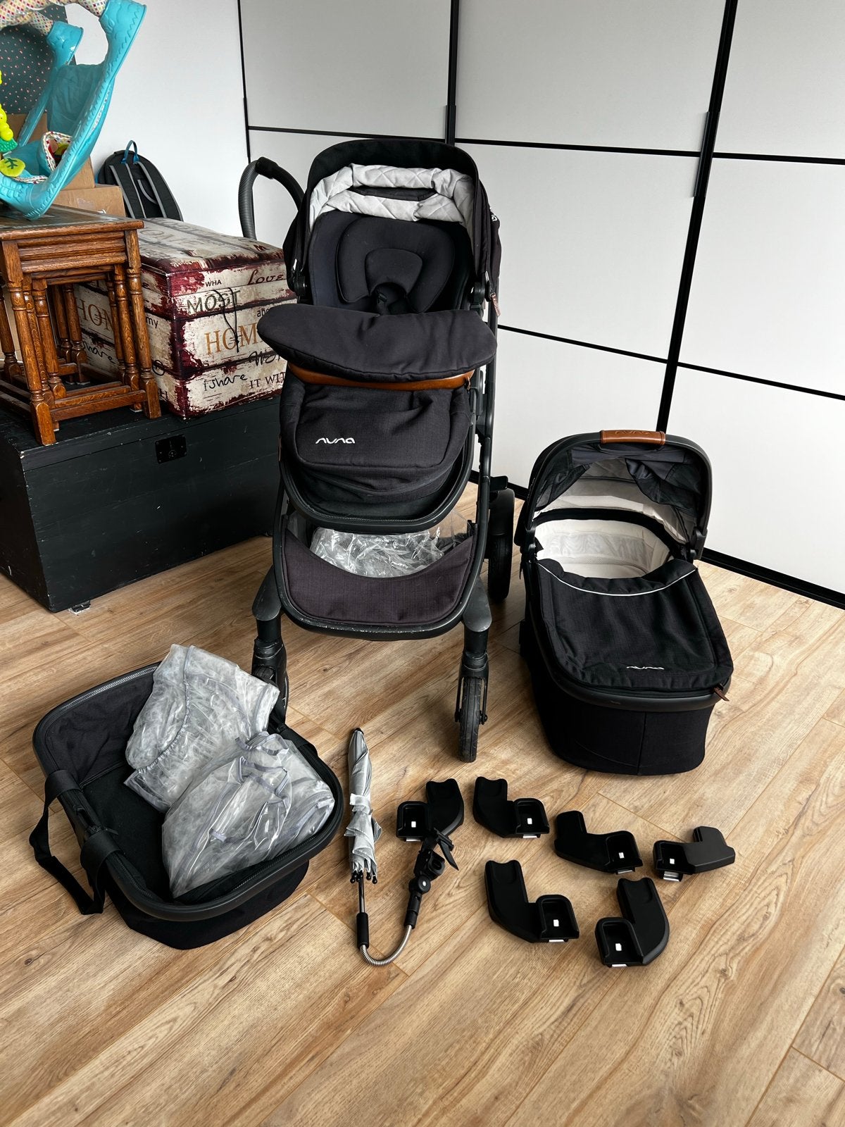 Nuna kinderwagen met reiswieg en accessoires, Zo goed als nieuw, Combiwagen, Verstelbare duwstang, Ophalen
