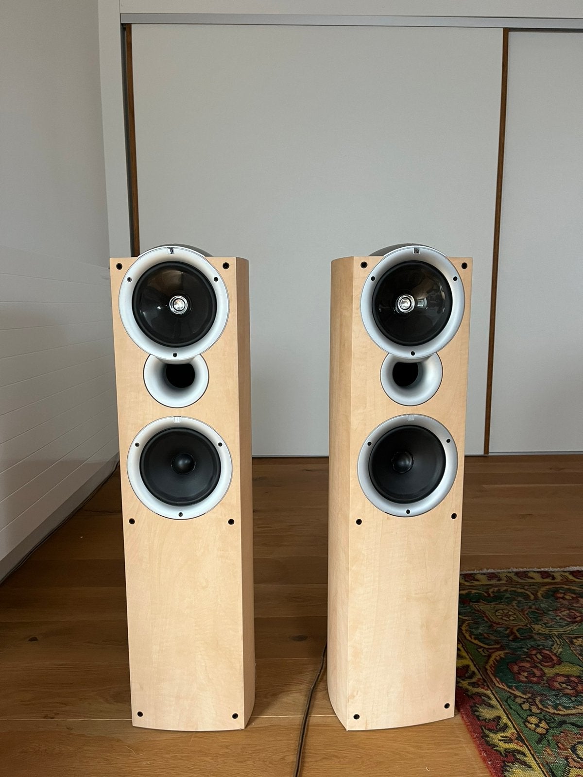 KEF Q5 Vloerstaande Luidsprekers - Uitstekende Staat, Audio, Tv en Foto, Luidsprekers, Zo goed als nieuw, 120 watt of meer, Front, Rear of Stereo speakers