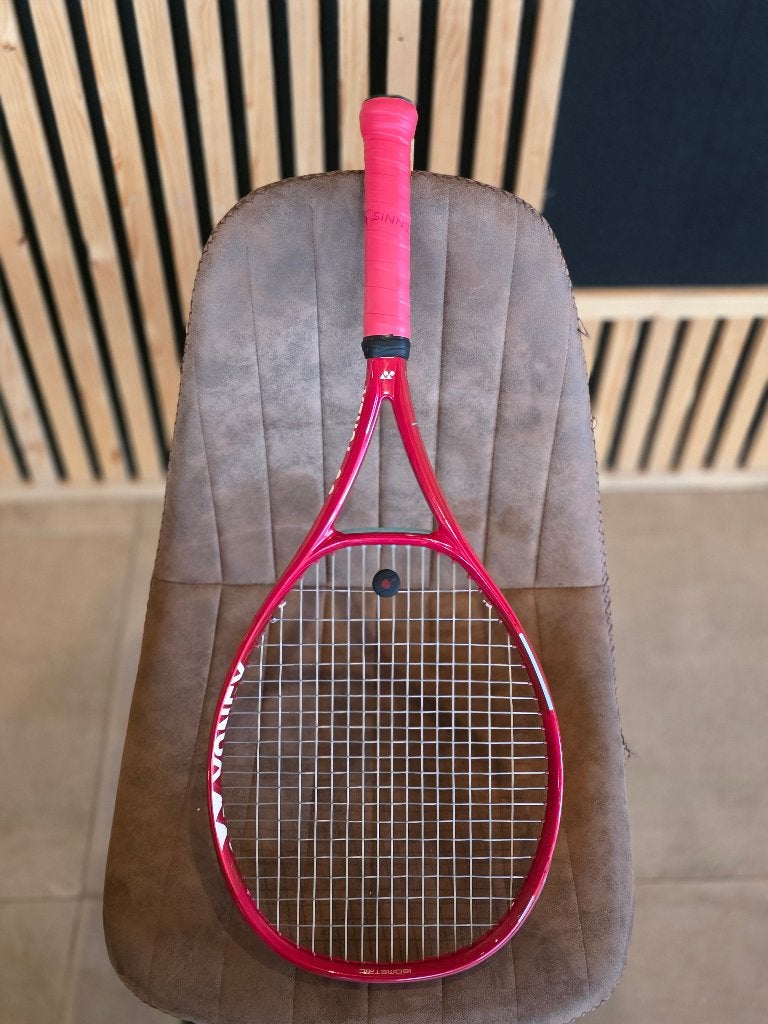 Yonex Vcore 100 L, Sport en Fitness, Tennis, Ophalen of Verzenden, Zo goed als nieuw, Racket, L2