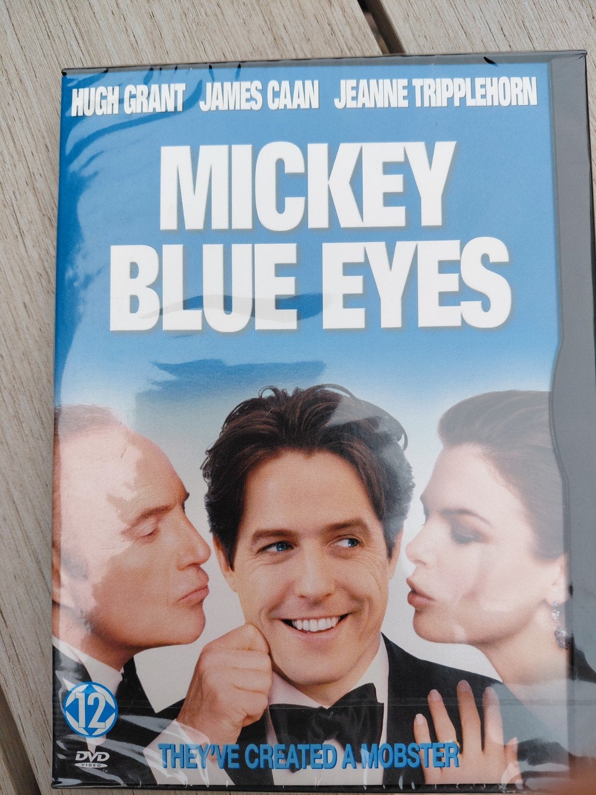 Mickey Blue Eyes DVD - Romantische Komedie, Ophalen of Verzenden