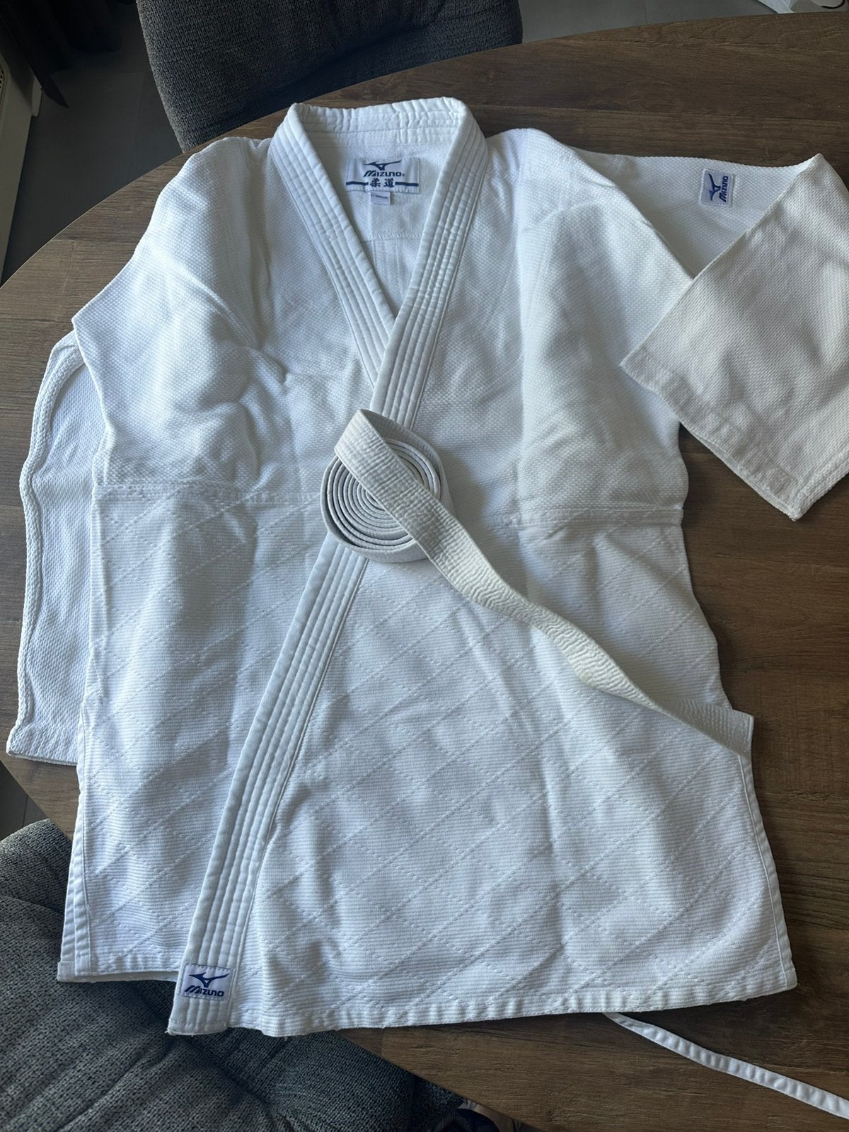 Mizuno Judo pak voor ALO Fontys maat 190 cm, Maat L, Ophalen, Zo goed als nieuw, Judo
