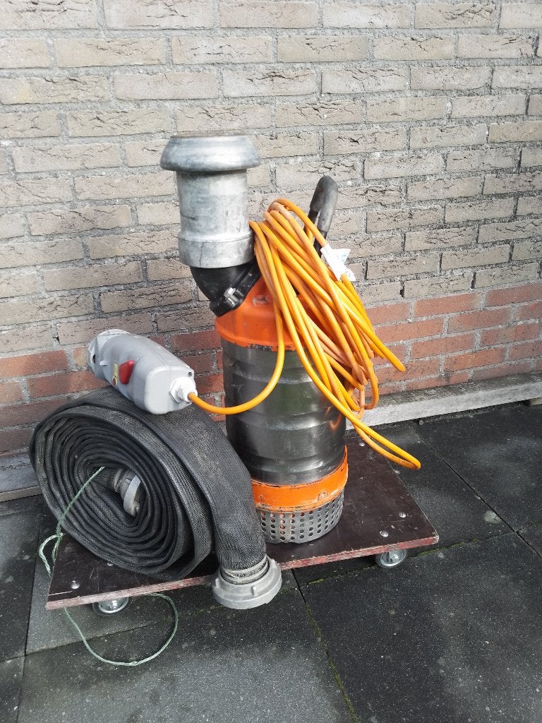 Bouwpomp 70m3 slibpomp 400V klokpomp + 12mtr brandslang, Ophalen, Gebruikt, Elektrisch, Dompelpomp