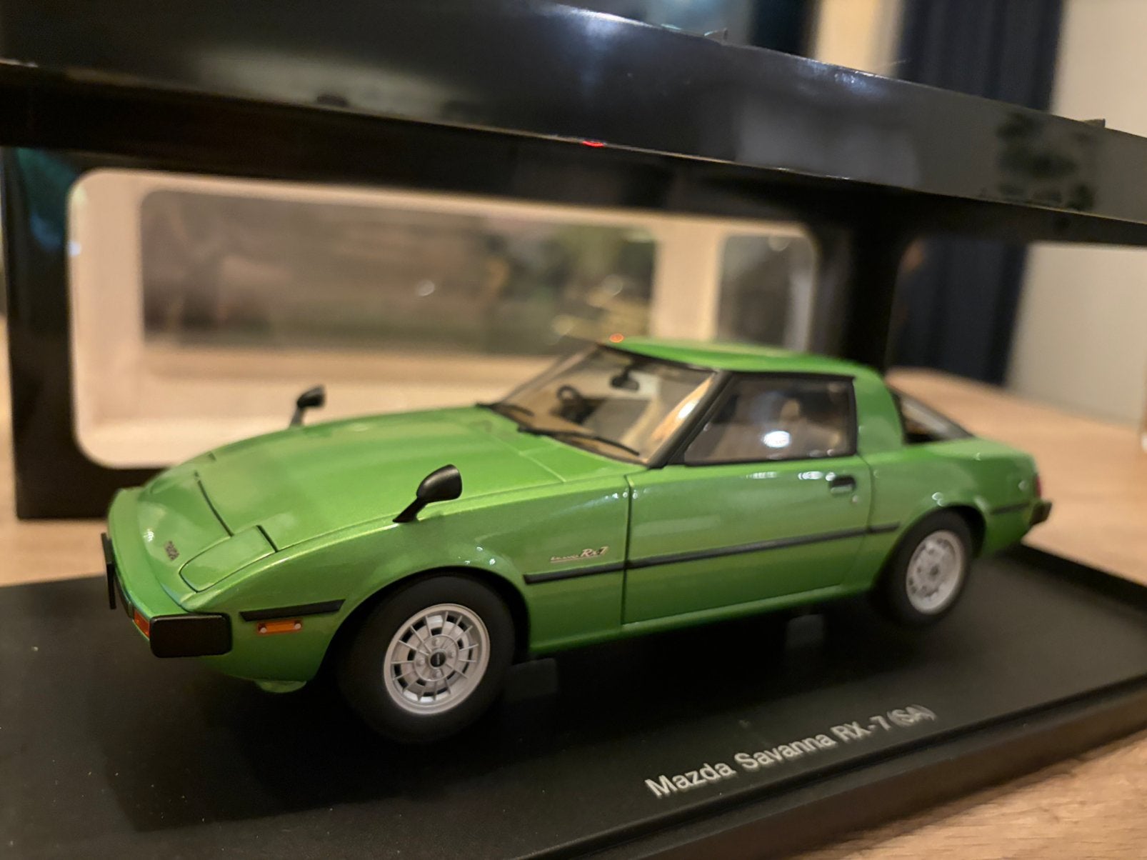 Autoart Mazda RX7 Savanna SA Mach Green 75981, Hobby en Vrije tijd, Modelauto's | 1:18, Ophalen of Verzenden, Zo goed als nieuw