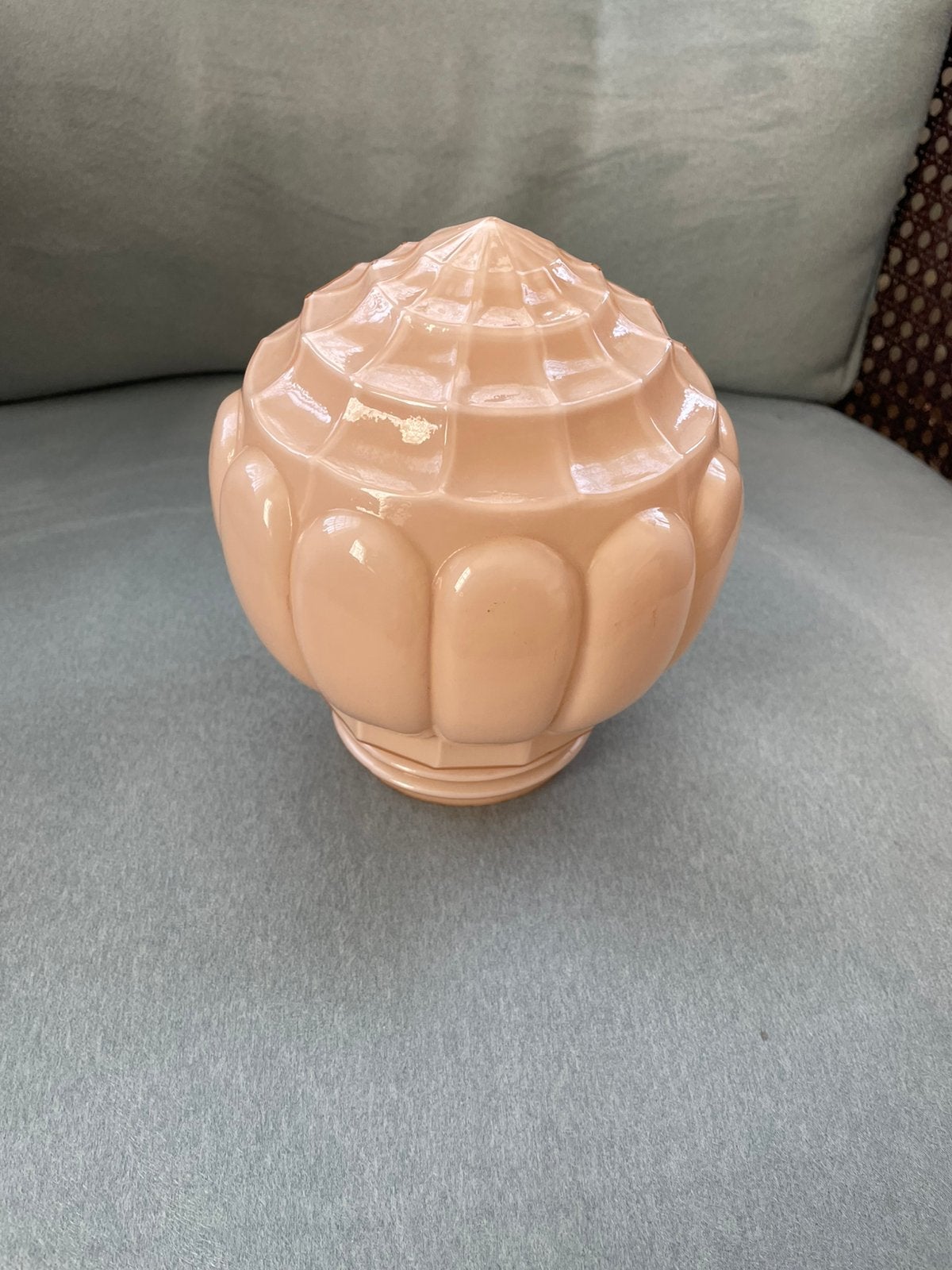 Plafonniere bol thabur roze glas  art deco arm wit, Antiek en Kunst, Antiek | Lampen, Ophalen of Verzenden