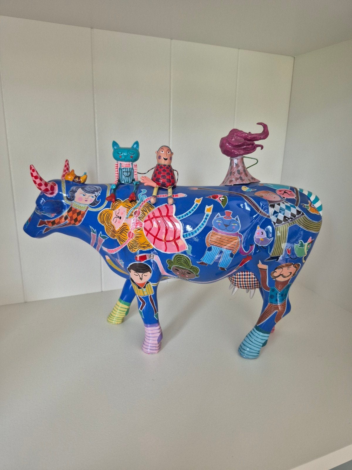 Kleurrijk CowParade beeld 'Carola' - Uniek kunstobject, Antiek en Kunst, Ophalen, Overige onderwerpen, Gemerkt, Kunststof