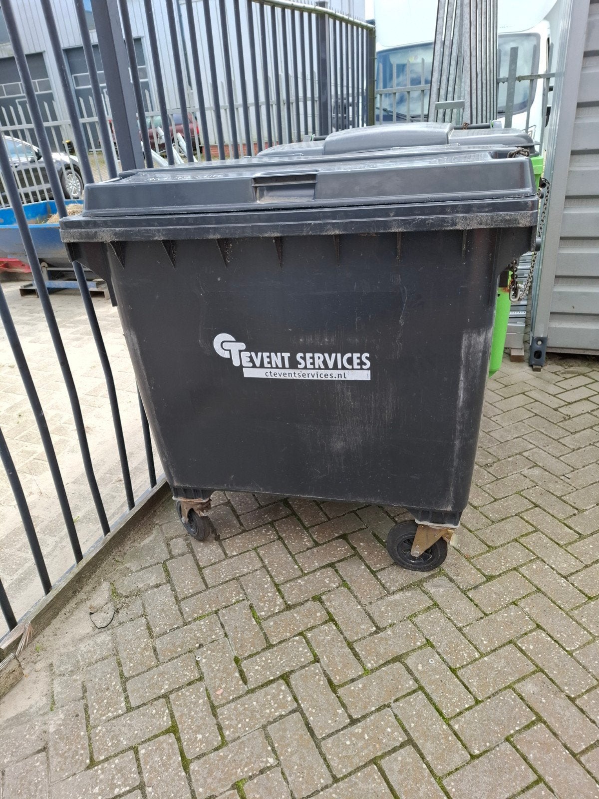 2 st 1100 liter rol containers, Ophalen of Verzenden
