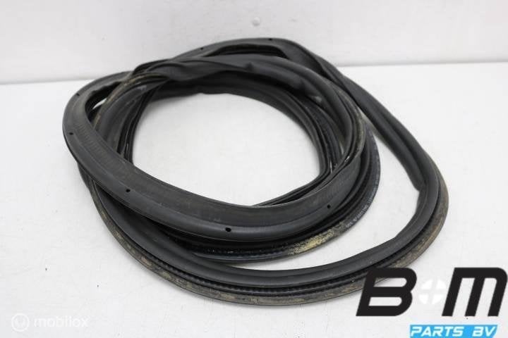 Achterkleprubber VW Tiguan 5NA 5NA827705, Gebruikt