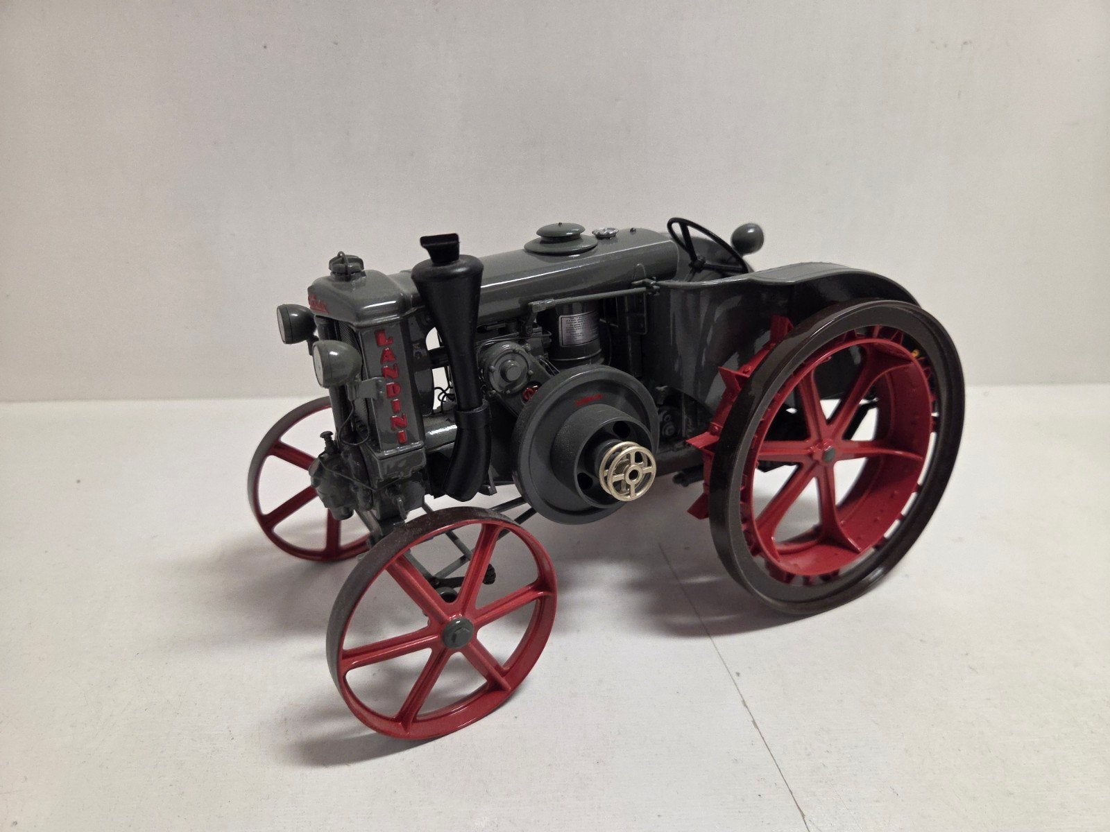 Universal Hobbies Landini Super Landini 1:16, ., Tractor of Landbouw, Ophalen of Verzenden, Zo goed als nieuw