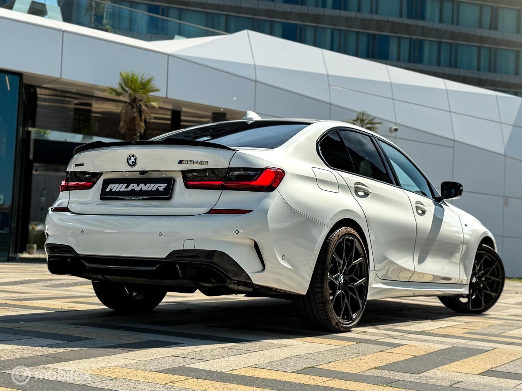 BMW 3-serie M340i xDrive High Executive Edition|Pano|HUD|H&K, Auto's, BMW, Automaat, 1645 kg, Wit, Bedrijf
