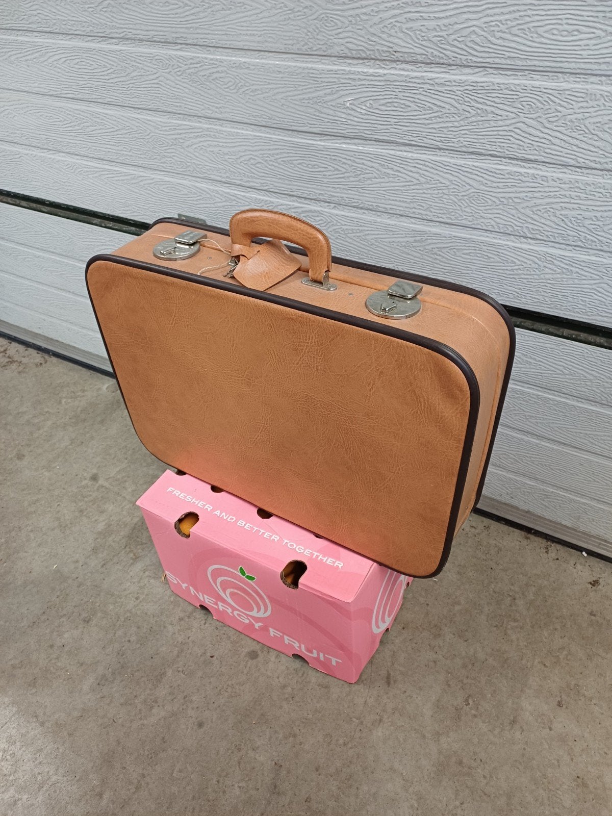Vintage koffer - Bruin/beige reiskoffer met sleutel, Sieraden, Tassen en Uiterlijk, Overige materialen, Gebruikt, 50 tot 60 cm