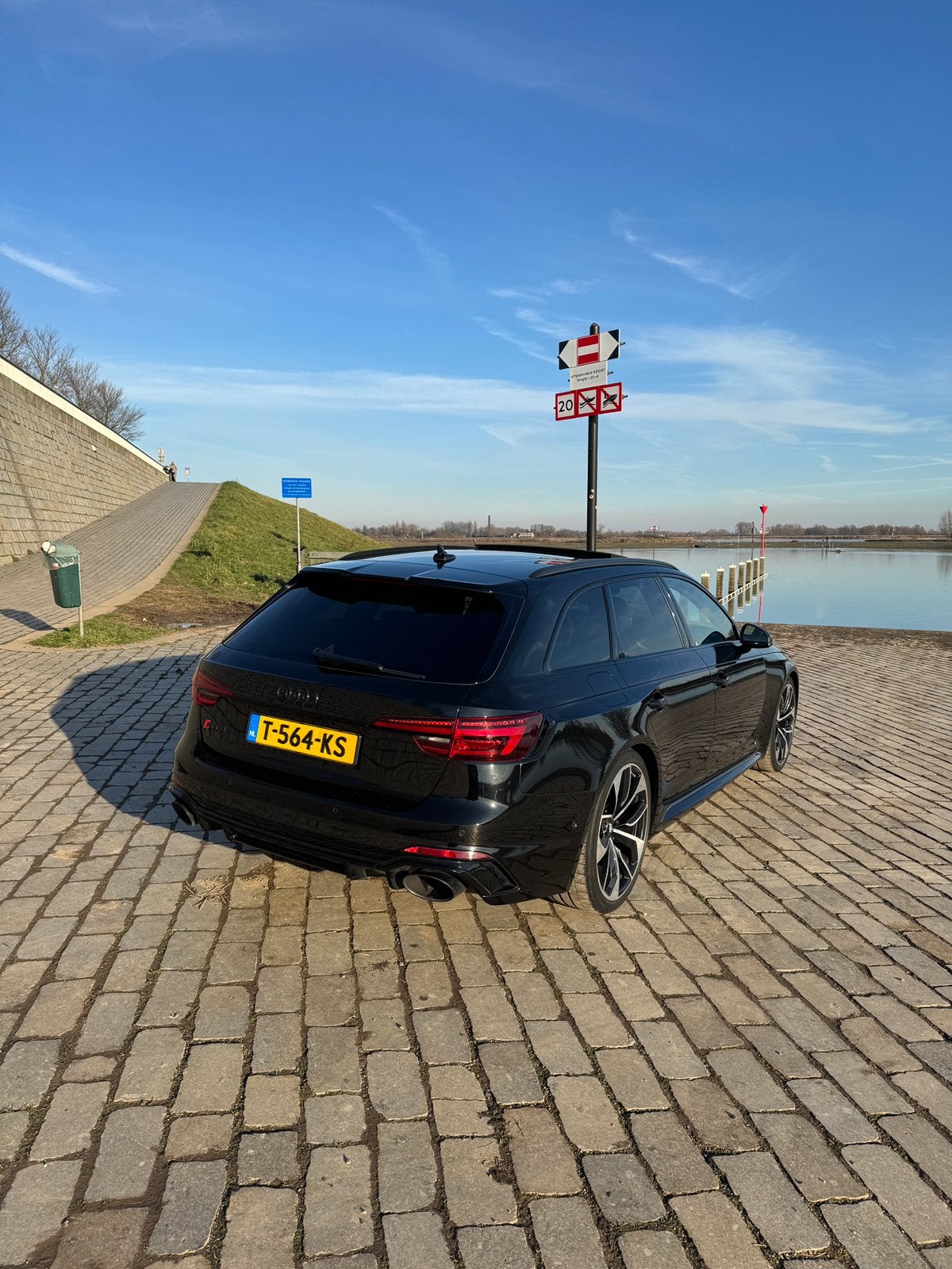 Foto 5 van Audi RS4 Avant 2.9 TFSI quattro Pano|HuD|RS Seat|B&O