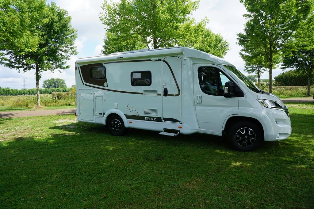Camper: Etrusco V6600 SB type X, Buscamper of Camperbus, Ringverwarming, Tot en met 2, 6 tot 7 meter