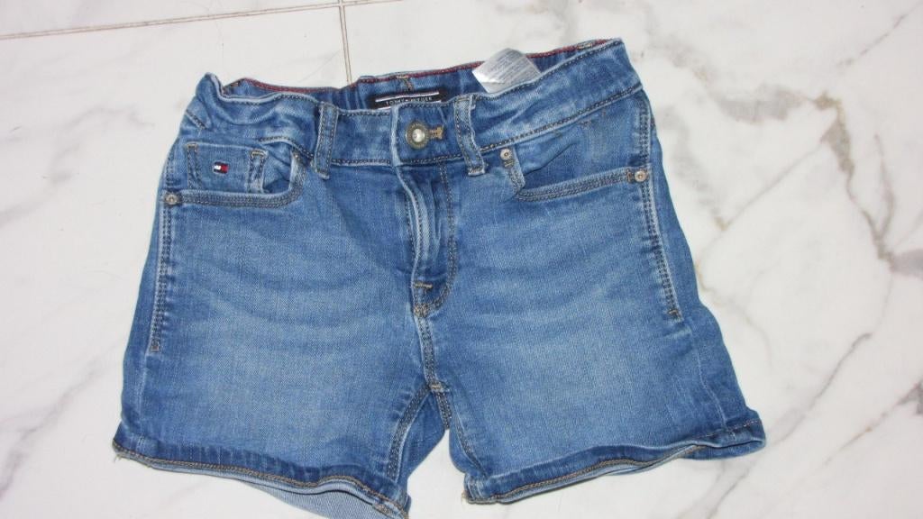 128 TOMMY HILFIGER jeans short, Ophalen of Verzenden, Zo goed als nieuw, Meisje, Broek