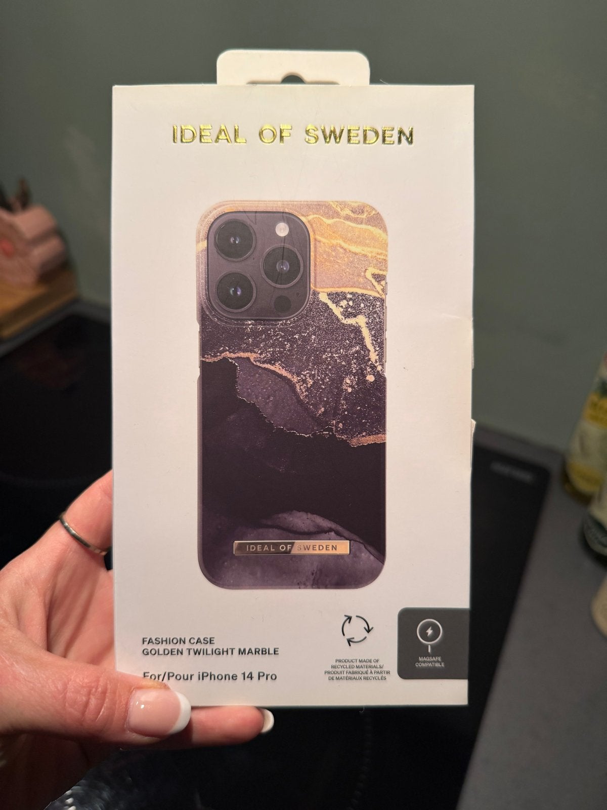 GRATIS! Ideal of Sweden iPhone 14 Pro Hoesje, IPhone 14 Pro, Nieuw, Meerkleurig, Schokbestendig